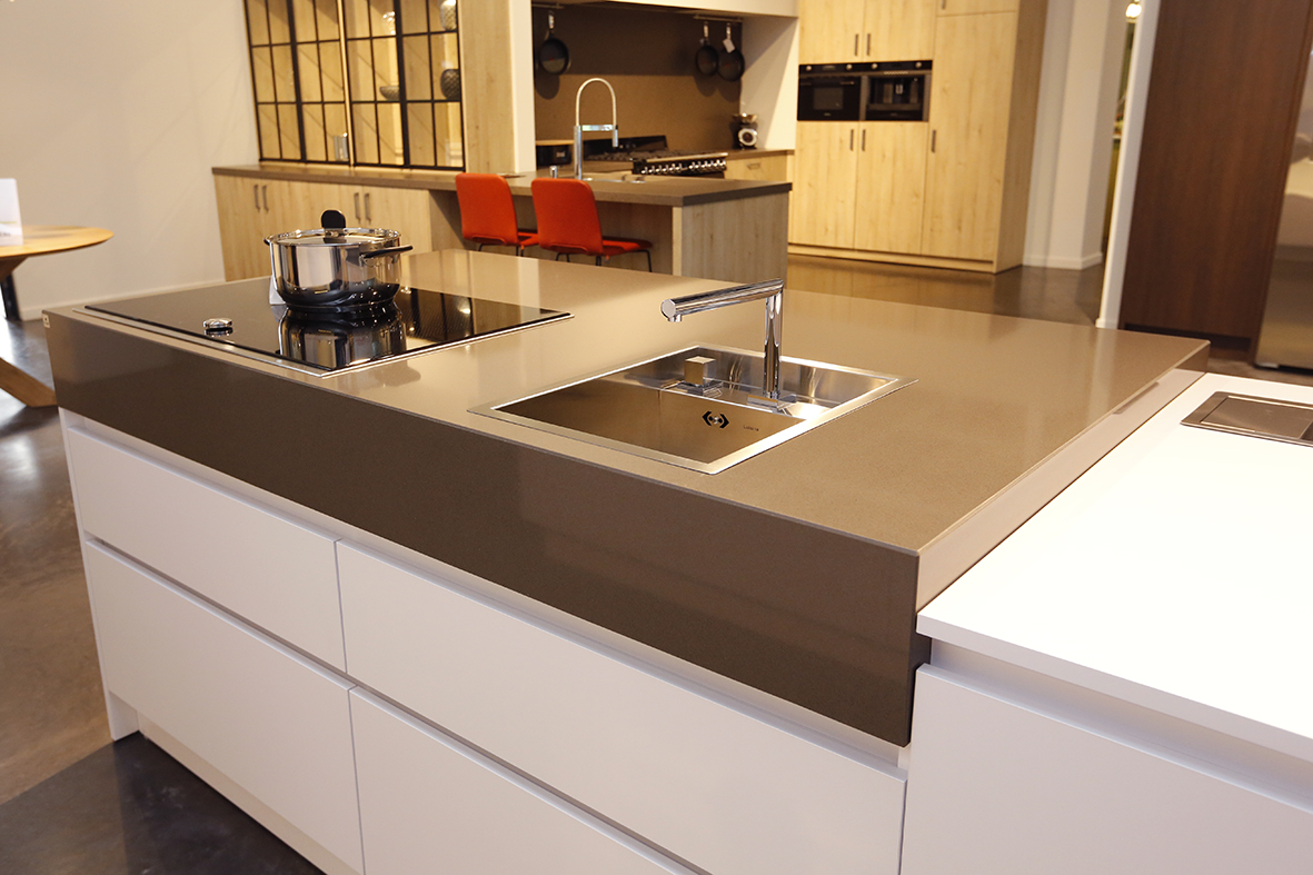 Îlot de cuisine en composite taupe - vue 1