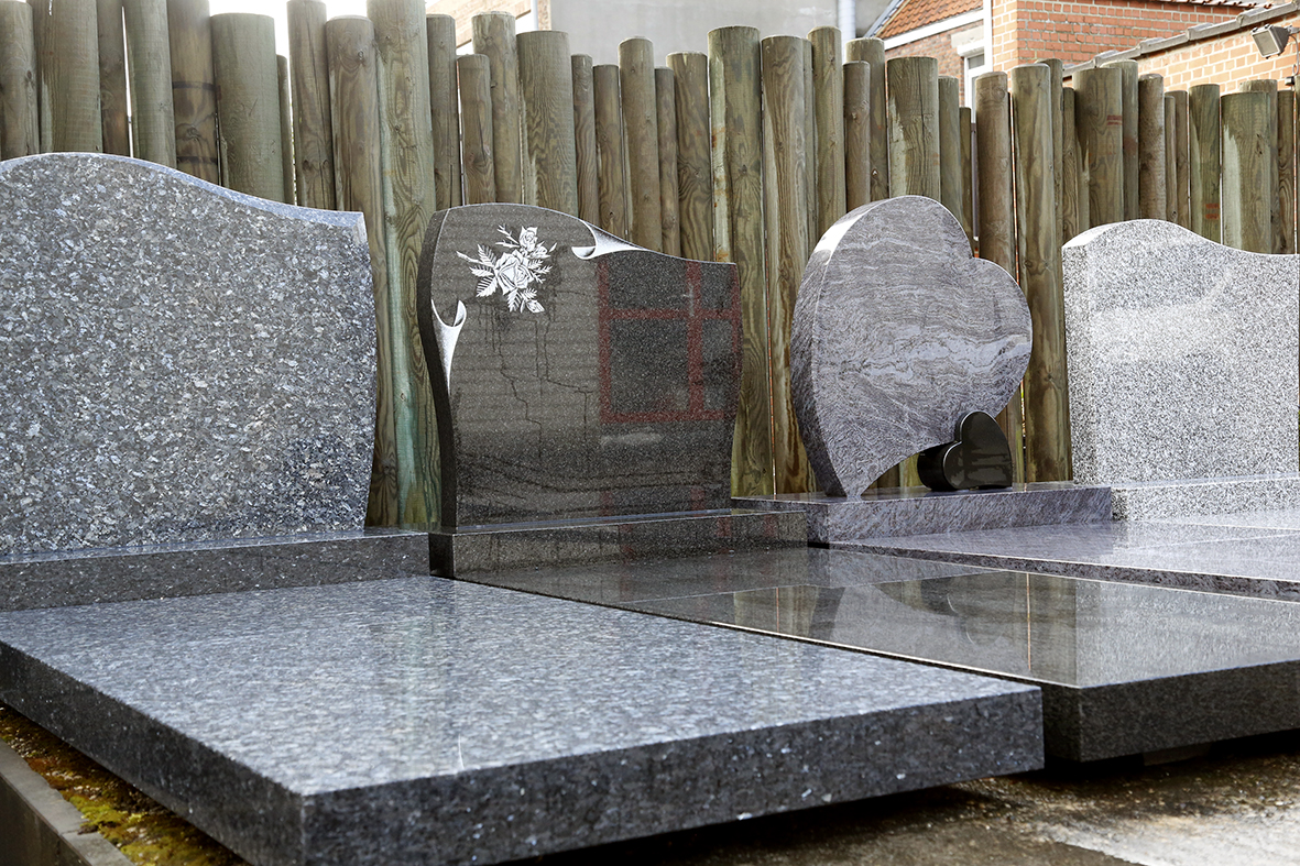 Monument funéraire en granit - vue 2
